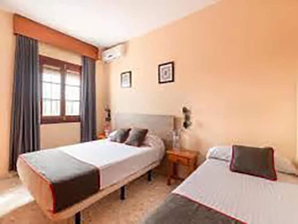 Imagen de la habitación del Hotel Hostal Restaurante Asador EL PAISANO. Foto 17