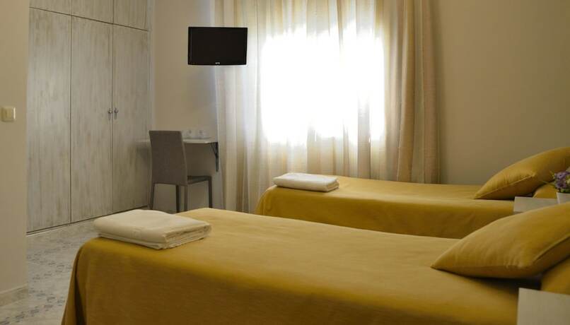Imagen de la habitación del Hotel Hostal Restaurante Cuatro Caminos. Foto 16