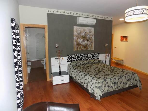 Imagen general del Hotel Hostal Restaurante Cuatro Caminos. Foto 5