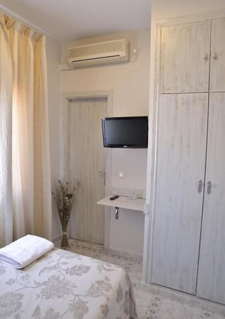 Imagen general del Hotel Hostal Restaurante Cuatro Caminos. Foto 9