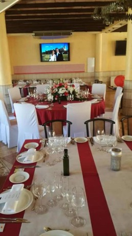 Imagen del bar/restaurante del Hotel Hostal Restaurante La Buena Villa by Vivere Stays. Foto 3