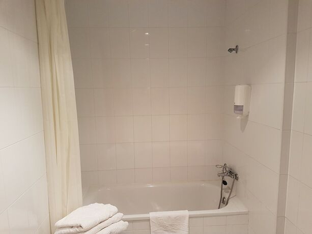 Imagen general del Hotel Hostal Restaurante La Charola. Foto 2