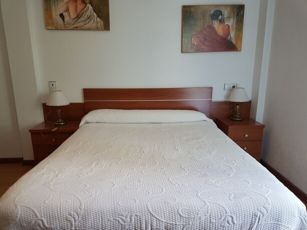 Imagen general del Hotel Hostal Restaurante La Charola. Foto 7