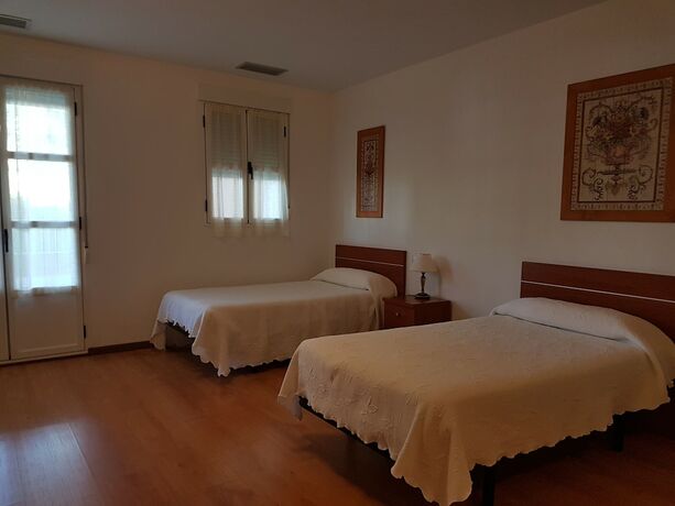 Imagen general del Hotel Hostal Restaurante La Charola. Foto 10