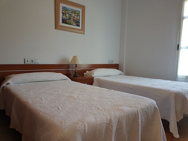 Imagen de la habitación del Hotel Hostal Restaurante La Charola. Foto 19