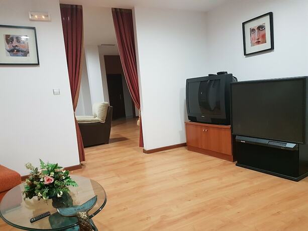 Imagen general del Hotel Hostal Restaurante La Charola. Foto 14