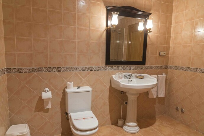 Imagen general del Hotel Hostal Restaurante La Sima. Foto 16