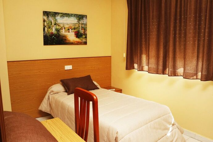 Imagen de la habitación del Hotel Hostal Restaurante Labrat. Foto 17