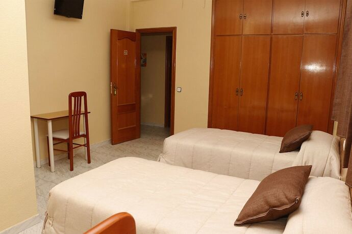 Imagen general del Hotel Hostal Restaurante Labrat. Foto 6