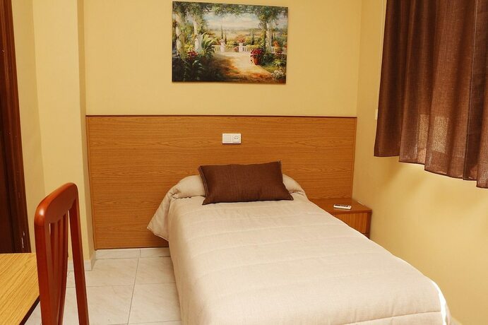 Imagen de la habitación del Hotel Hostal Restaurante Labrat. Foto 18