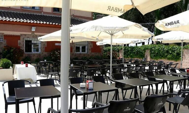 Imagen general del Hotel Hostal Restaurante Labrat. Foto 10