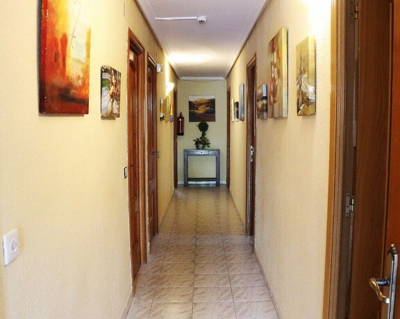 Imagen general del Hotel Hostal Restaurante Labrat. Foto 14