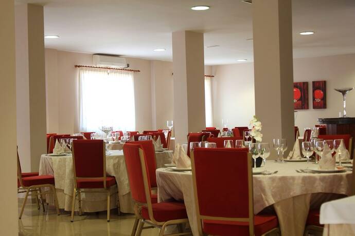 Imagen general del Hotel Hostal Restaurante Luciano. Foto 7