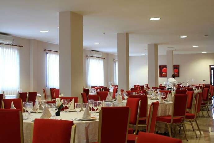 Imagen general del Hotel Hostal Restaurante Luciano. Foto 8