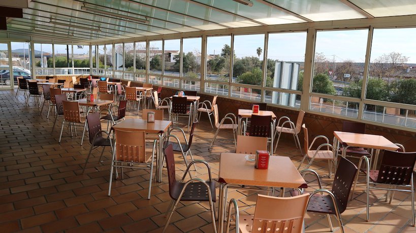 Imagen del bar/restaurante del Hotel Hostal Restaurante Montoro. Foto 3