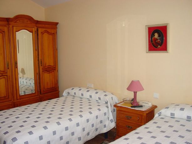 Imagen de la habitación del Hotel Hostal Restaurante O Cadaval. Foto 4