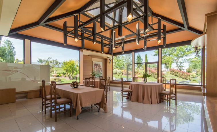 Imagen del bar/restaurante del Hotel Hostal Restaurante O Cadaval. Foto 3