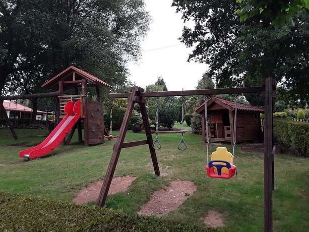 Imagen de los exteriores del Hotel Hostal Restaurante O Cadaval. Foto 10