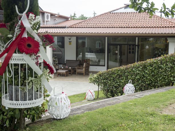 Imagen de los exteriores del Hotel Hostal Restaurante O Cadaval. Foto 11