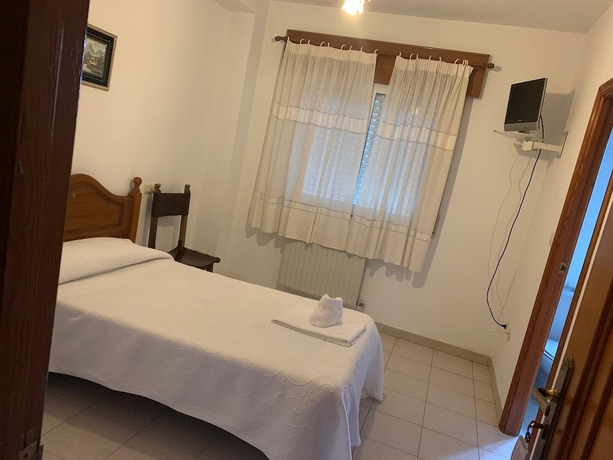 Imagen de la habitación del Hotel Hostal Restaurante Seoane. Foto 10