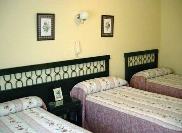 Imagen de la habitación del Hotel Hostal Restaurante Torremar. Foto 11