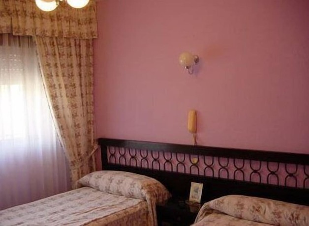 Imagen de la habitación del Hotel Hostal Restaurante Torremar. Foto 13