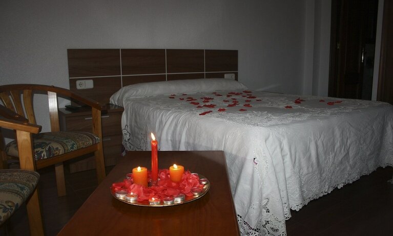 Imagen de la habitación del Hotel Hostal Restaurante Torrente. Foto 15