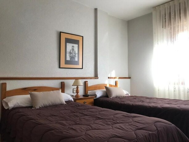 Imagen general del Hotel Hostal Restaurante Ventasierra. Foto 17