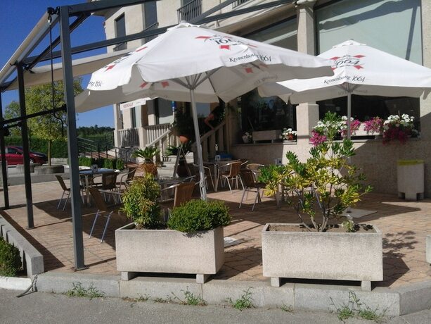 Imagen general del Hotel Hostal Restaurante Vial. Foto 6