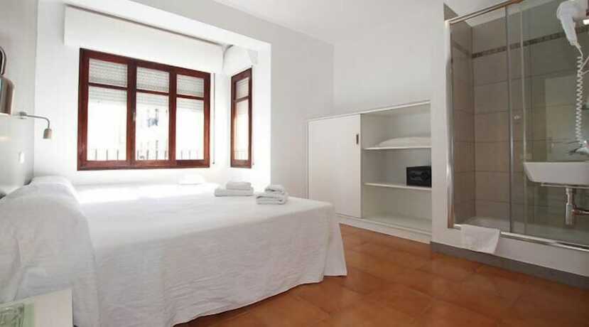 Imagen de la habitación del Hotel Hostal Ripoll Ibiza, IBIZA. Foto 16