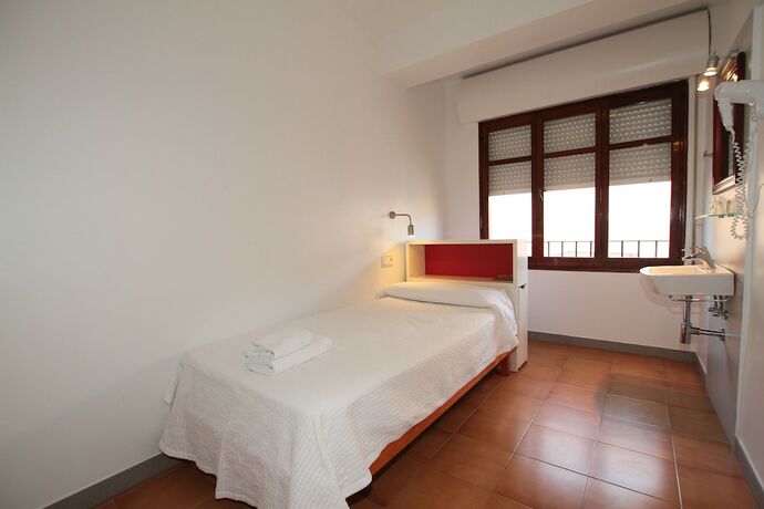 Imagen de la habitación del Hotel Hostal Ripoll Ibiza, IBIZA. Foto 18