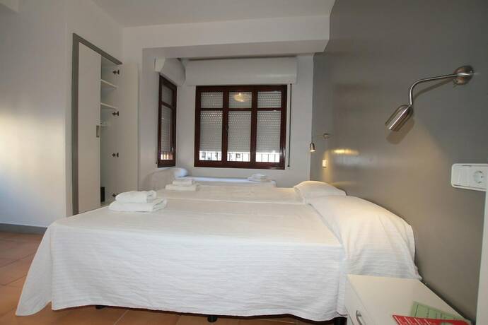 Imagen general del Hotel Hostal Ripoll Ibiza, IBIZA. Foto 9
