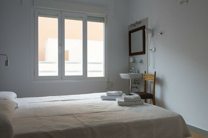 Imagen general del Hotel Hostal Ripoll Ibiza, IBIZA. Foto 10