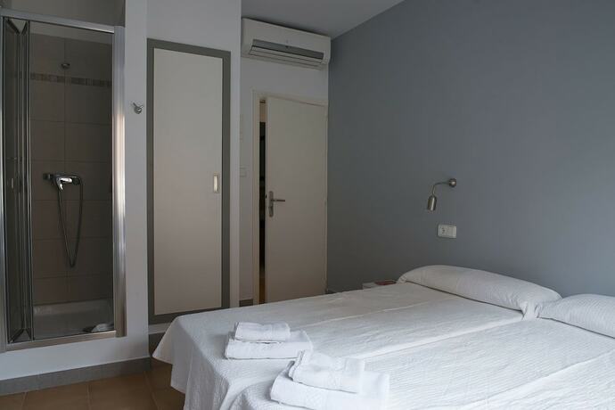 Imagen general del Hotel Hostal Ripoll Ibiza, IBIZA. Foto 14