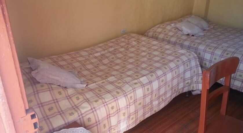 Imagen de la habitación del Hotel Hostal Rivero. Foto 4