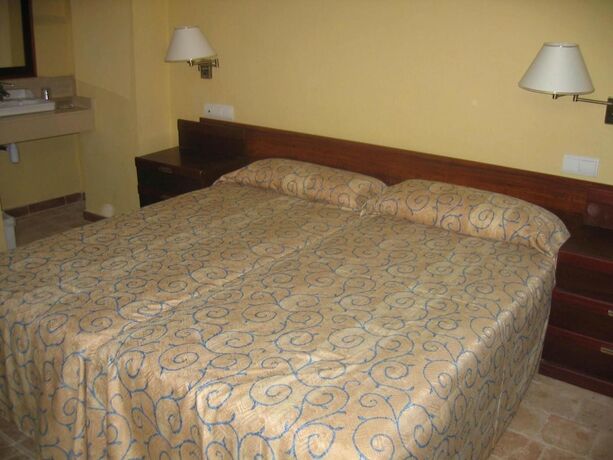 Imagen general del Hotel Hostal Rural Can Enric. Foto 15