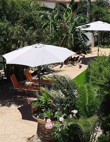 Imagen general del Hotel Hostal Rural Las Lomas. Foto 10