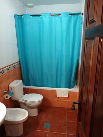 Imagen de la habitación del Hotel Hostal Rural Ruta de las Nieves. Foto 5