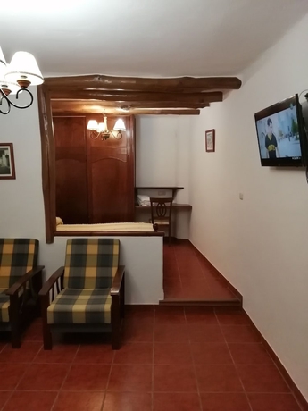 Imagen de la habitación del Hotel Hostal Rural Ruta de las Nieves. Foto 11
