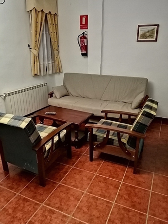 Imagen de la habitación del Hotel Hostal Rural Ruta de las Nieves. Foto 13