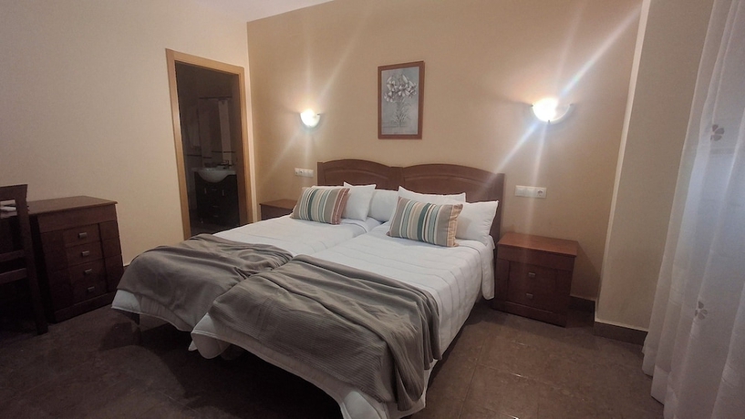 Imagen de la habitación del Hotel Hostal Ruralis Altozano. Foto 7