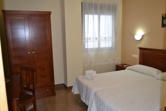 Imagen de la habitación del Hotel Hostal Ruralis Altozano. Foto 11