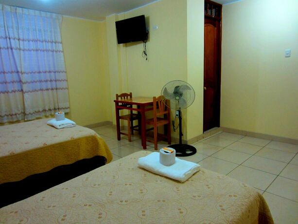 Imagen general del Hotel Hostal Sandel. Foto 6