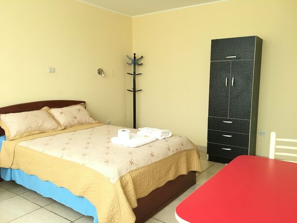 Imagen general del Hotel Hostal Sandel. Foto 7