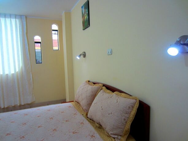 Imagen general del Hotel Hostal Sandel. Foto 10