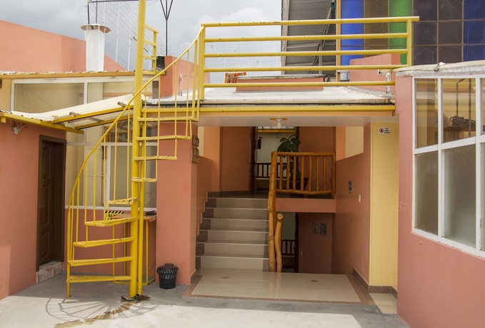 Imagen de los interiores del Hotel Hostal Santa Fe 2. Foto 13