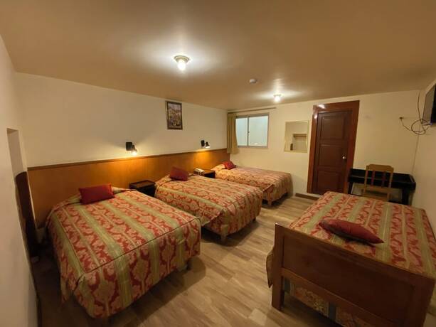Imagen de la habitación del Hotel Hostal Saphi. Foto 19