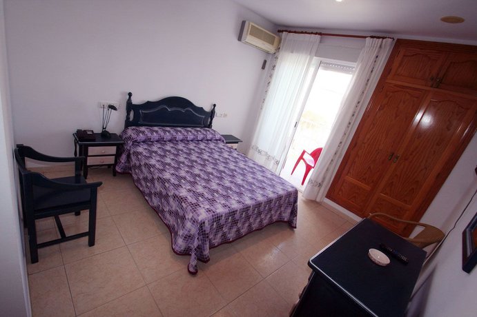 Imagen de la habitación del Hotel Hostal Sol Bahia San Jos&eacute;. Foto 2