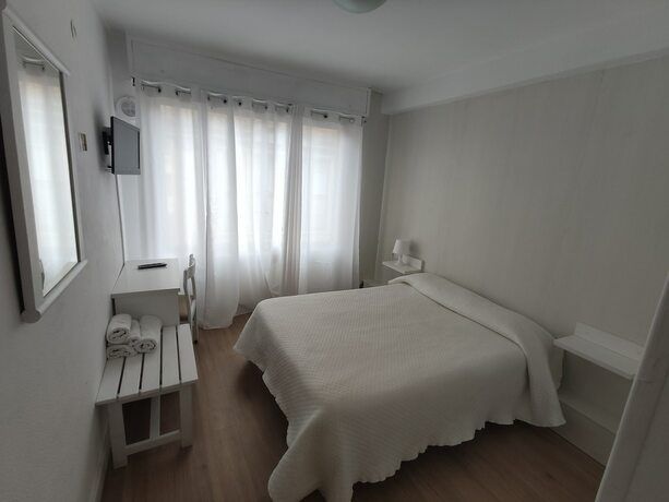 Imagen general del Hotel Hostal Sol. Foto 8