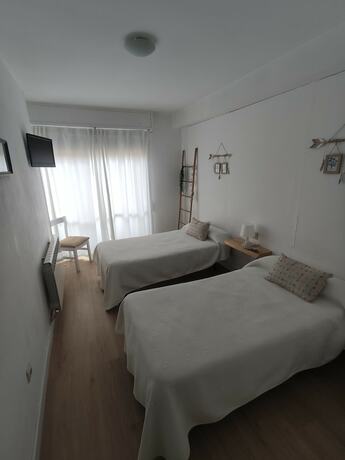 Imagen de la habitación del Hotel Hostal Sol. Foto 19